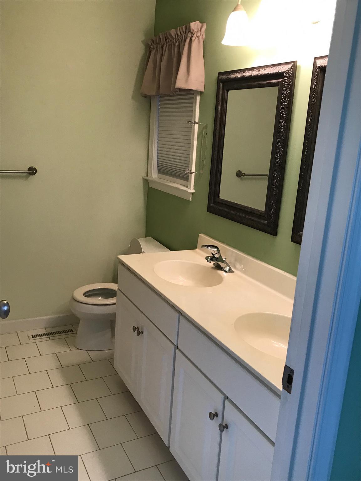 10050 Golf Course Road, Unit 5 Ocean City, MD 21842 - Photo 21 of 26 Master Bath