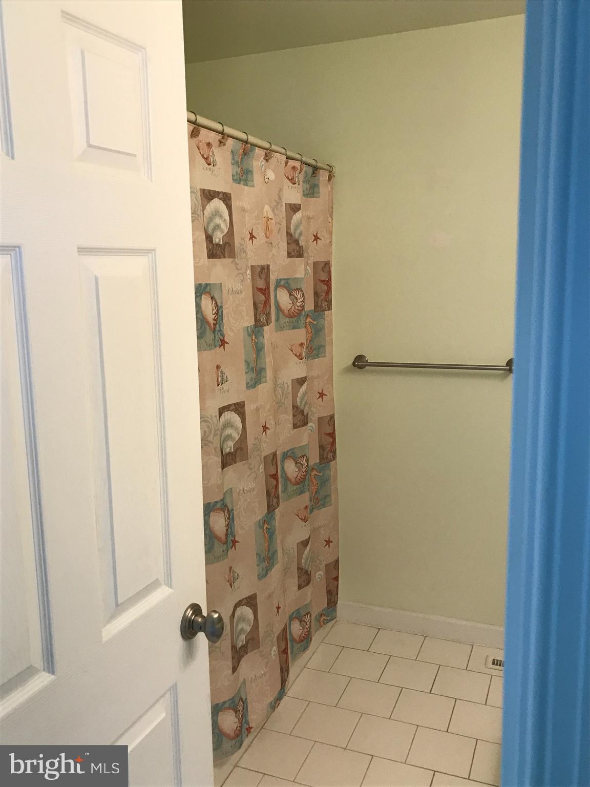 10050 Golf Course Road, Unit 5 Ocean City, MD 21842 - Photo 25 of 26 Master Bath