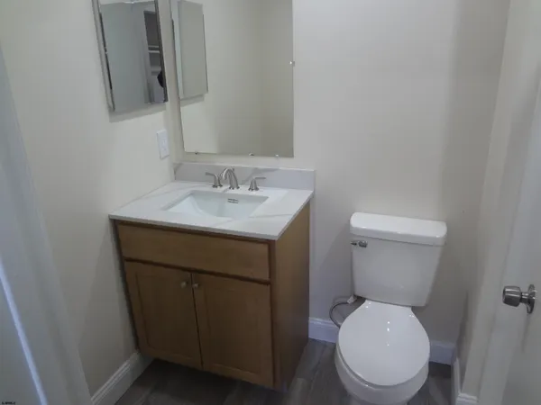 a view of empty room with window