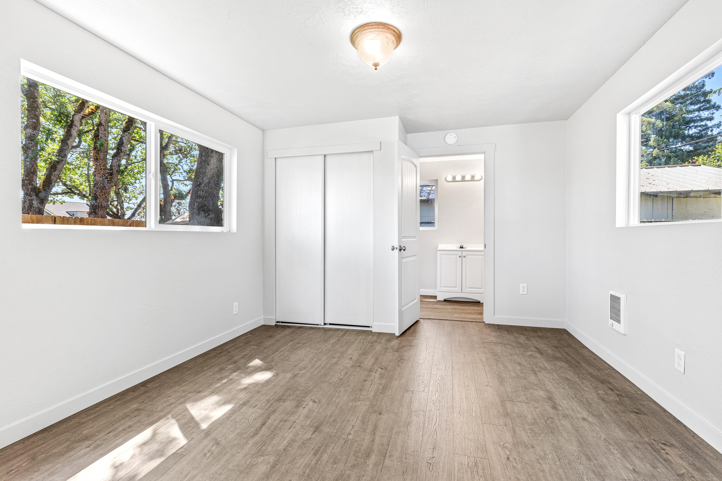 52 Oak Grove Road Medford, OR 97501 - Photo 16 of 41 9R9A9589