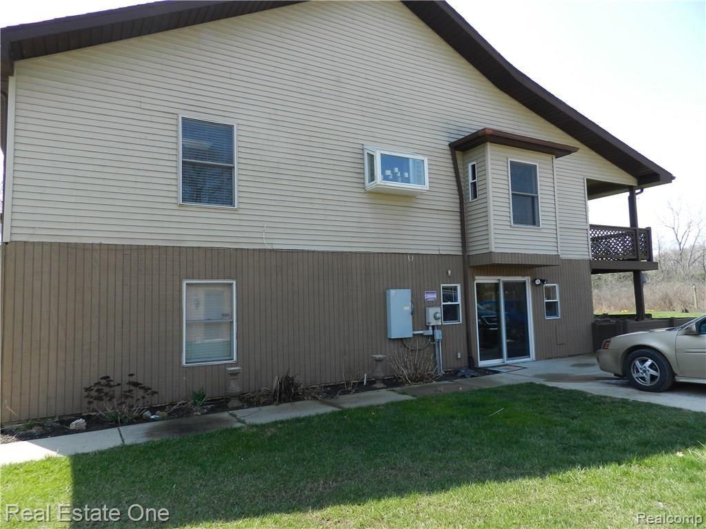 6910 Crandall Road Howell, MI 48855 - Photo 5 of 30 DSCN1898.JPG