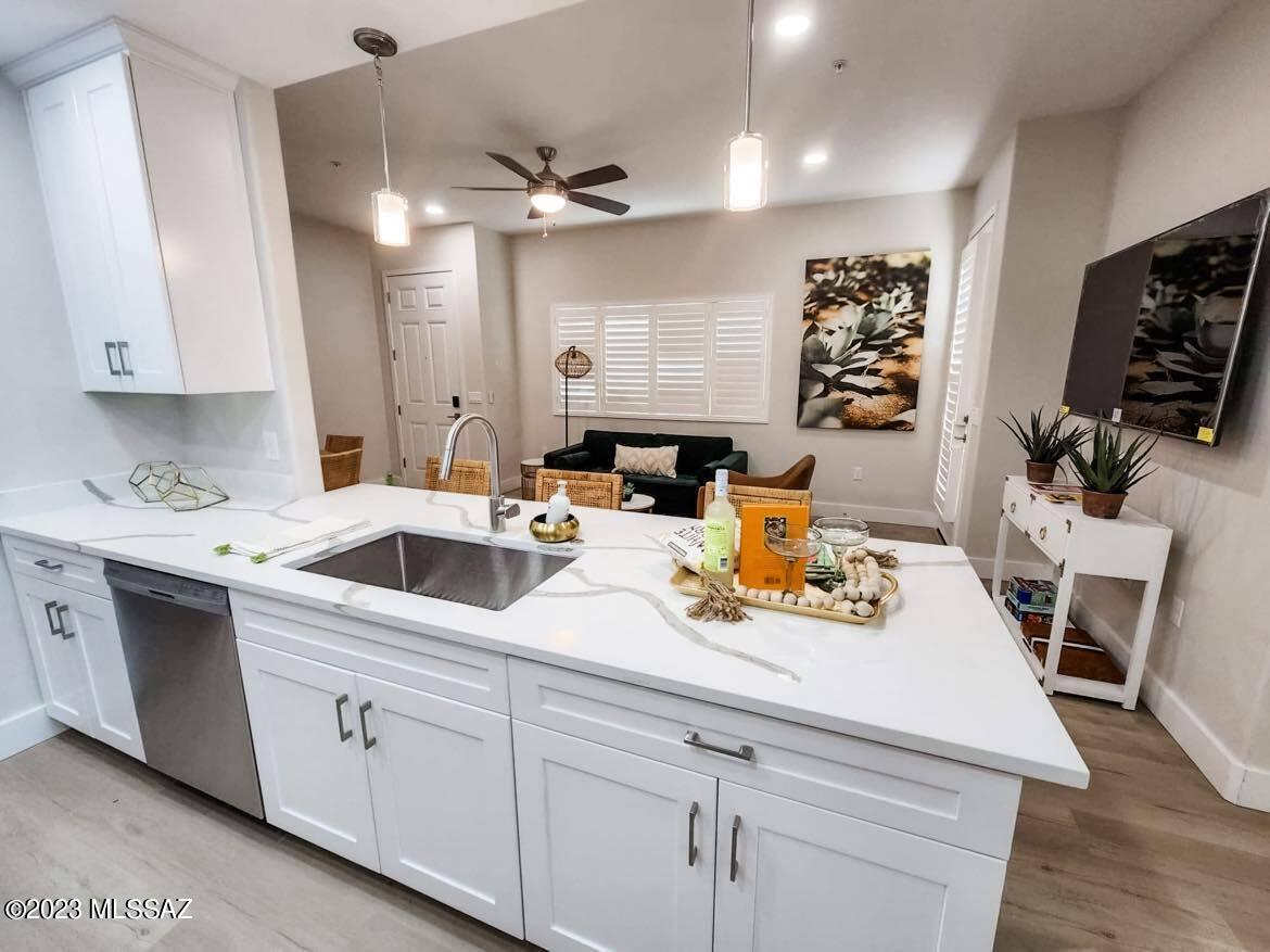 2030 East River Road, Unit 202 Tucson, AZ 85718 - Photo 5 of 16 Gallery Image 5
