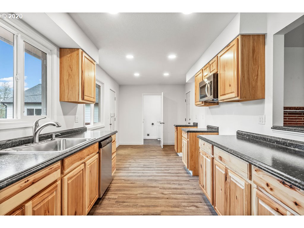 3231 Laurel Road Longview, WA 98632 - Photo 11 of 28 Gallery Image 11