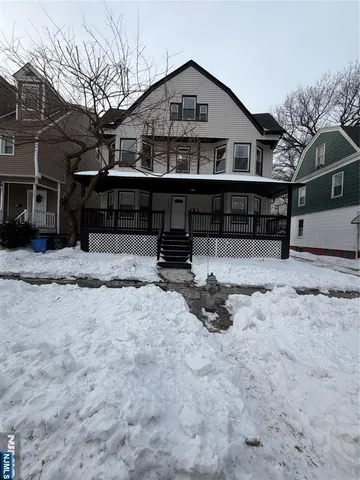 $3,500 | 103 North 19th Street, Unit 2, East Orange, NJ 07017