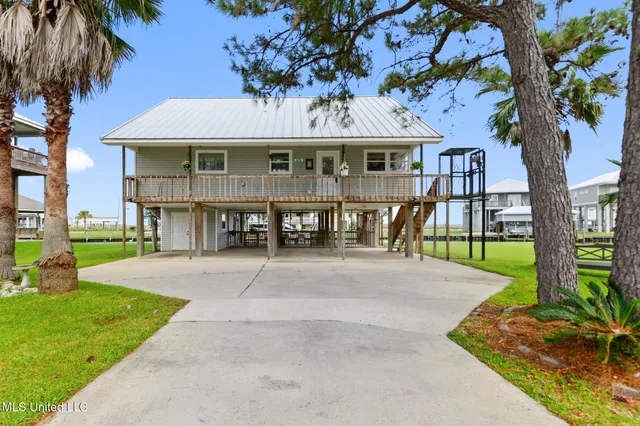 $498,000 | 424 Riverview Drive, Bay St. Louis, MS 39520