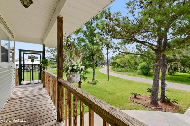 $498,000 | 424 Riverview Drive, Bay St. Louis, MS 39520