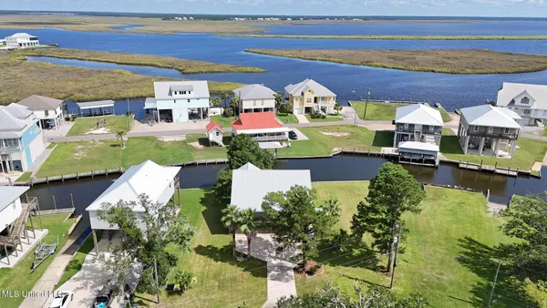 $480,000 | 424 Riverview Drive, Bay St. Louis, MS 39520