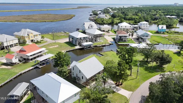 $480,000 | 424 Riverview Drive, Bay St. Louis, MS 39520