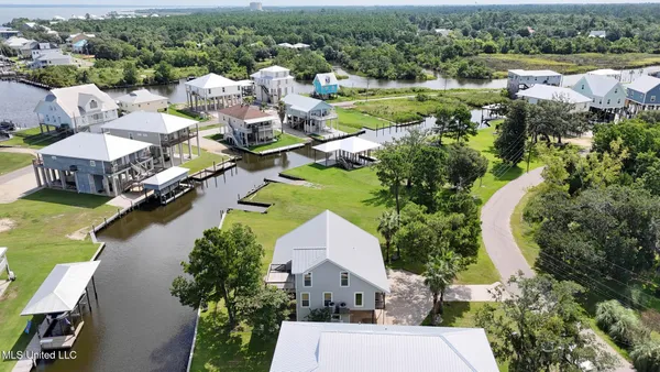 $480,000 | 424 Riverview Drive, Bay St. Louis, MS 39520