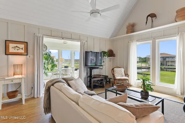 $480,000 | 424 Riverview Drive, Bay St. Louis, MS 39520