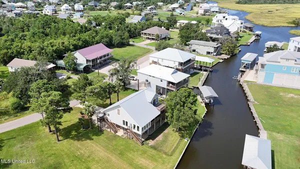 $480,000 | 424 Riverview Drive, Bay St. Louis, MS 39520