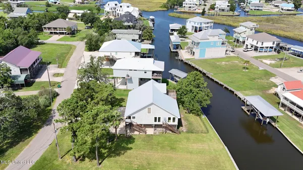 $480,000 | 424 Riverview Drive, Bay St. Louis, MS 39520