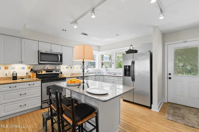 $498,000 | 424 Riverview Drive, Bay St. Louis, MS 39520