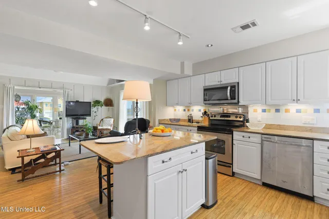 $498,000 | 424 Riverview Drive, Bay St. Louis, MS 39520