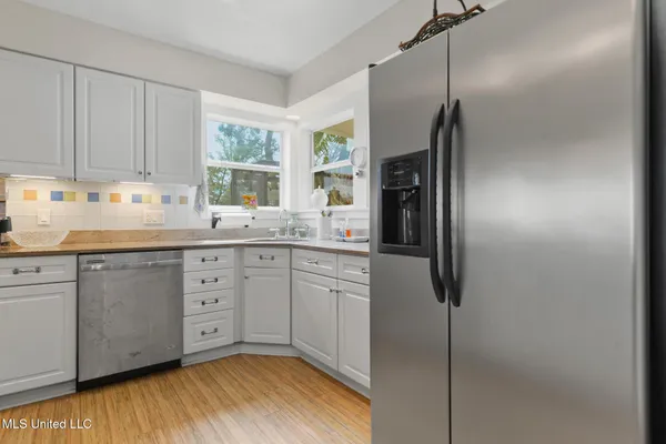 $480,000 | 424 Riverview Drive, Bay St. Louis, MS 39520