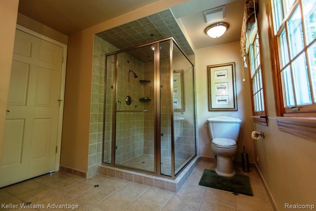 34411 Quaker Valley Road Farmington, MI 48331 - Photo 32 of 38 010A0469.jpg