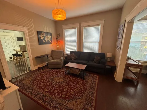 $2,400 | 107 West Wilder Avenue, Tampa, FL 33603