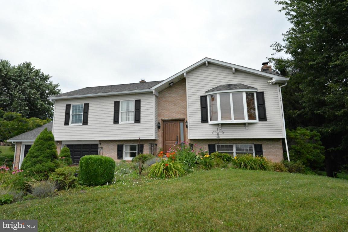 1212 May Post Office Road Quarryville, PA 17566 - Photo 2 of 28 Gallery Image 2