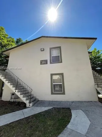 $2,000 | 1680 Northwest 4th Avenue, Unit 8B, Miami, FL 33136