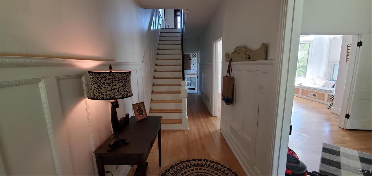 3217 Bingen Road Bethlehem, PA 18015 - Photo 5 of 33 Foyer, stairs, hallway