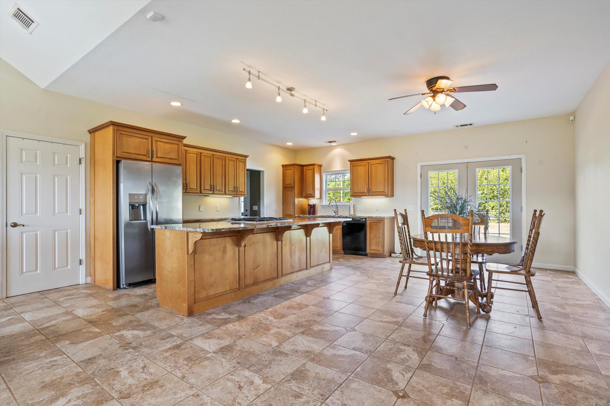 155 Jaywood Road Williston, SC 29853 - Photo 11 of 64