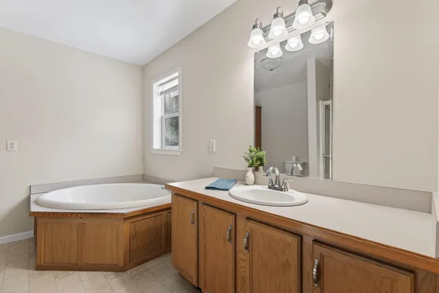 $339,250 | 113 Turkey Lane, Livermore, ME 04253