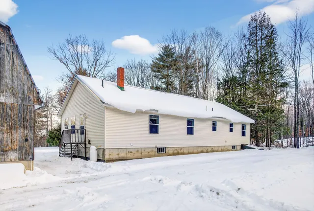 $339,250 | 113 Turkey Lane, Livermore, ME 04253