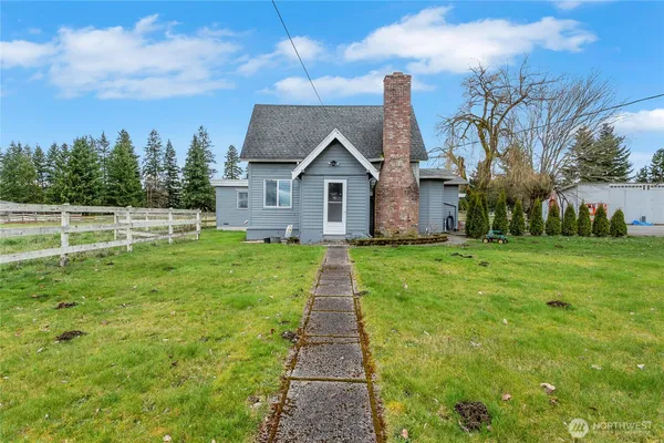 $985,000 | 40216 264th Avenue Southeast, Enumclaw, WA 98022