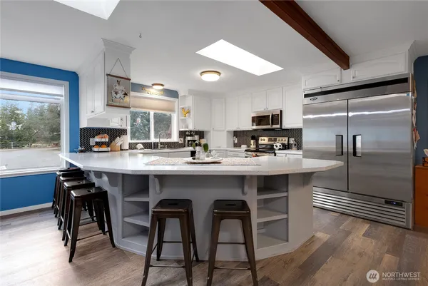 $985,000 | 40216 264th Avenue Southeast, Enumclaw, WA 98022