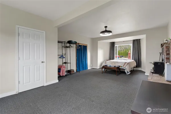 $985,000 | 40216 264th Avenue Southeast, Enumclaw, WA 98022