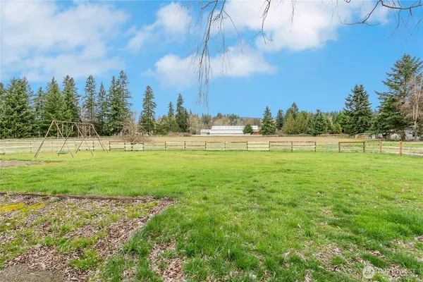 $985,000 | 40216 264th Avenue Southeast, Enumclaw, WA 98022