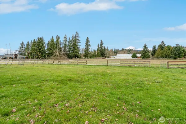 $985,000 | 40216 264th Avenue Southeast, Enumclaw, WA 98022