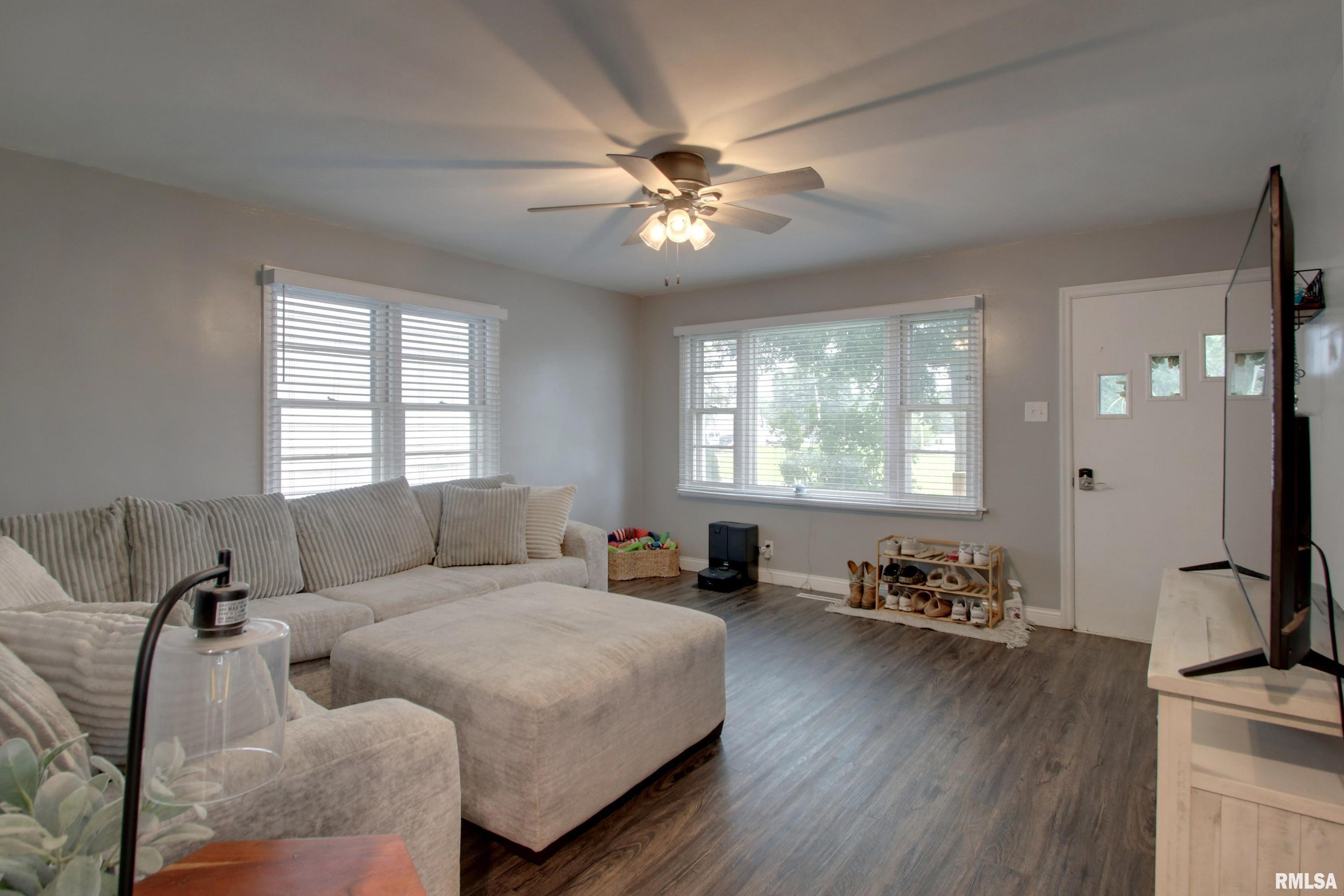 1126 North 16th Street Quincy, IL 62301 - Photo 2 of 23