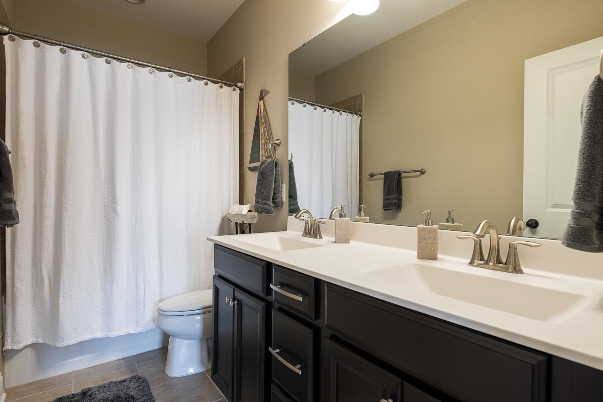 4025 Periwinkle Blue Lane Raleigh, NC 27612 - Photo 17 of 23 Full guest bathroom