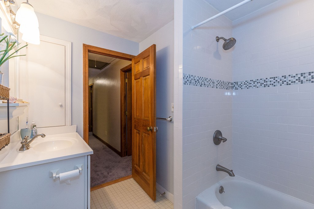 15 Nutting Road Westford, MA 01886 - Photo 14 of 17