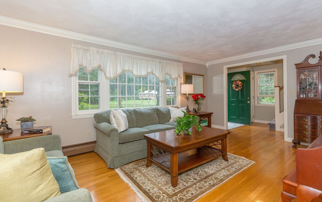 15 Nutting Road Westford, MA 01886 - Photo 2 of 17