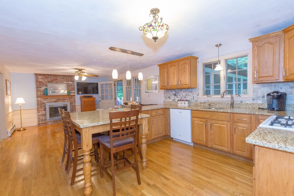 15 Nutting Road Westford, MA 01886 - Photo 5 of 17