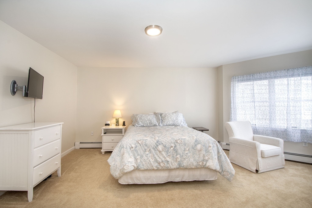 32 Commodore Court, Unit 32 Hull, MA 02045 - Photo 13 of 26