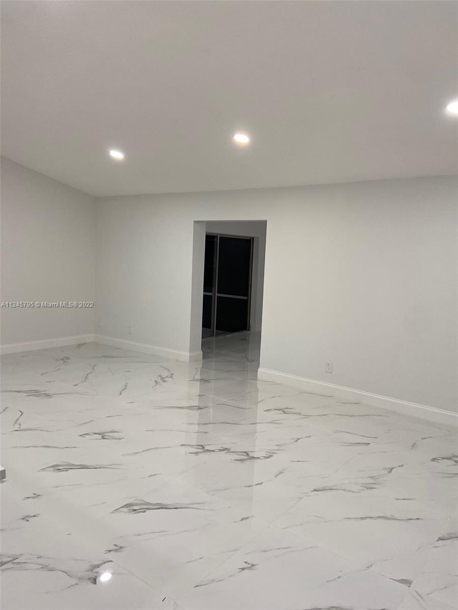 112 Raintree Trail Jupiter, FL 33458 - Photo 20 of 37 a view of an empty room