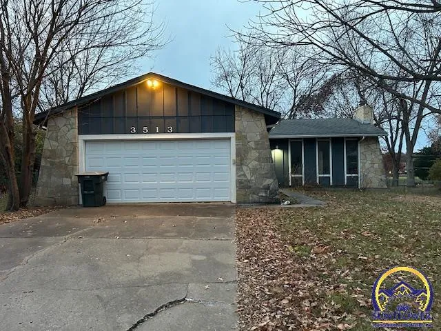 $174,900 | 3513 Southwest Moundview Drive, Topeka, KS 66614