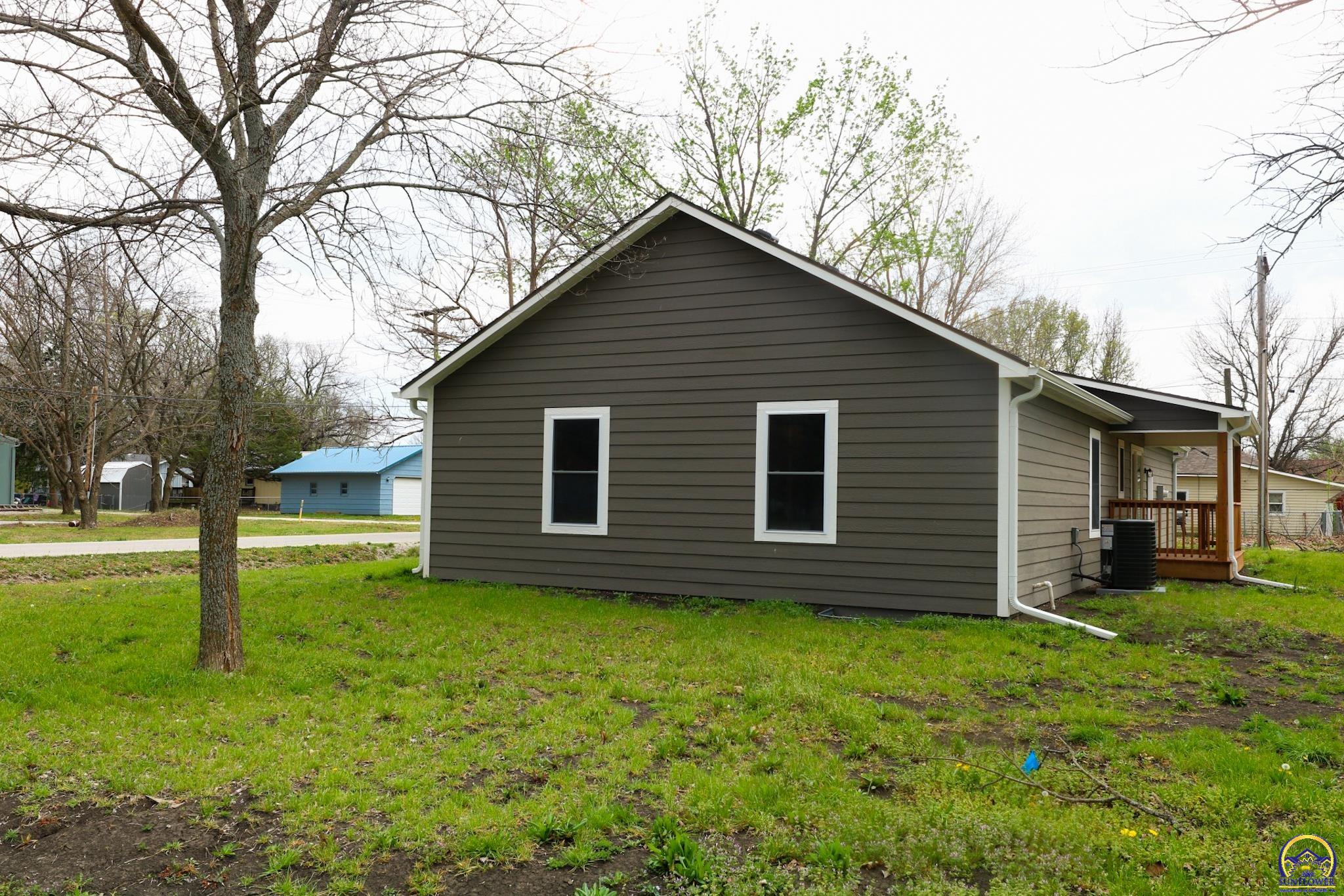 702 South 8th Street Burlington, KS 66839 - Photo 6 of 62