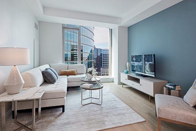 $1,169,900 | 133 Seaport Boulevard, Unit 1701, Boston, MA 02210