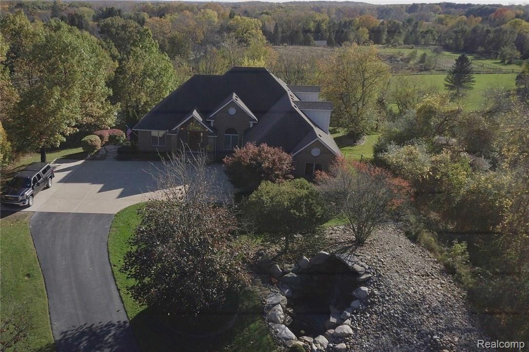 3270 Hixon Road Rochester, MI 48306 - Photo 32 of 34 DJI_0058 2.jpg