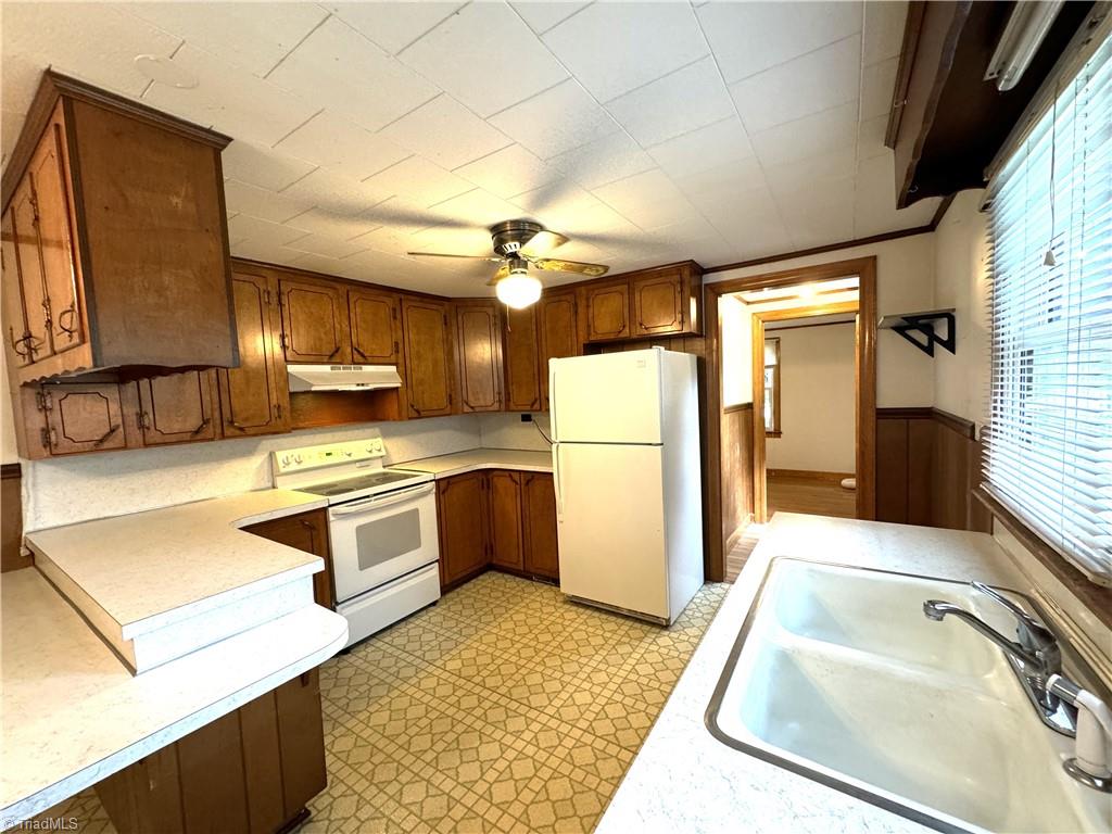 587 White Plains Road Roaring River, NC 28669 - Photo 9 of 21 Gallery Image 9
