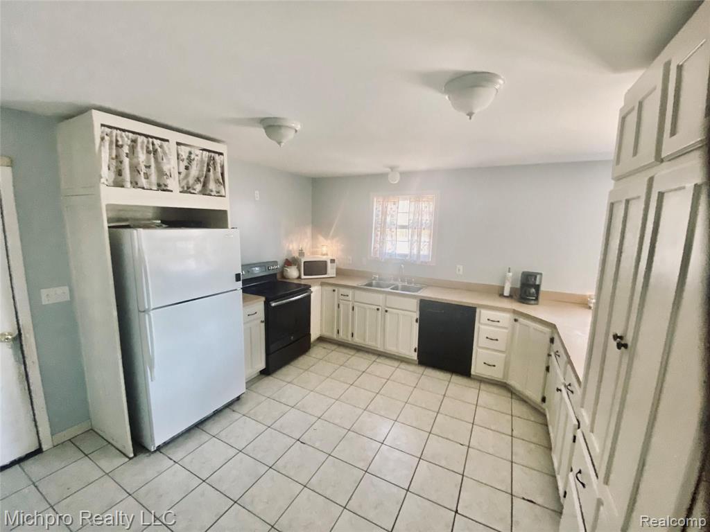 105 South Engle Road Imlay City, MI 48444 - Photo 22 of 55