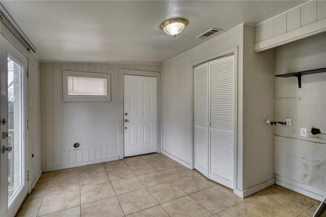 1505 Echols Street, Unit B Bryan, TX 77801 - Photo 8 of 17