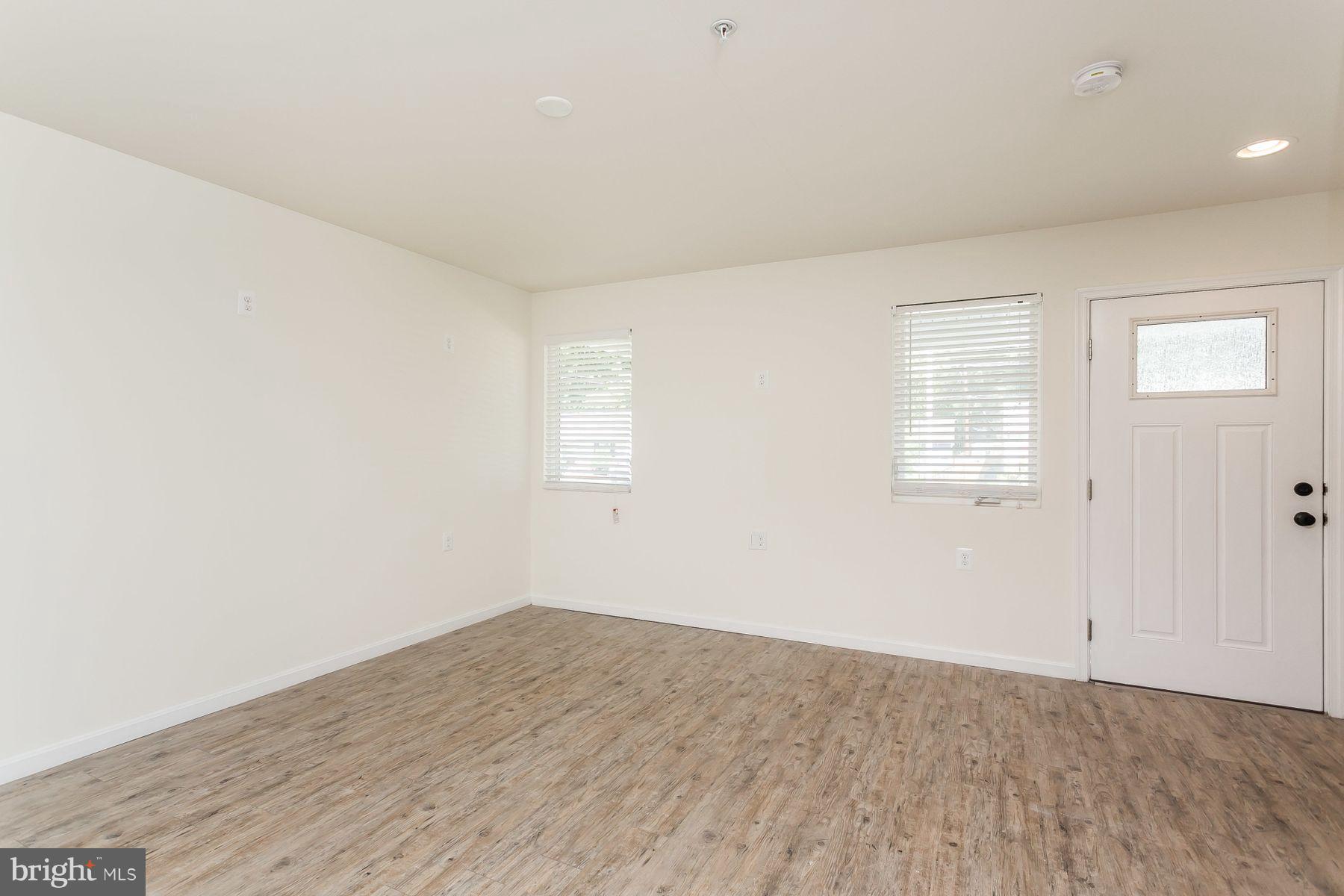83 Torque Way Middle River, MD 21220 - Photo 4 of 21 Dining Area or Sitting Roof