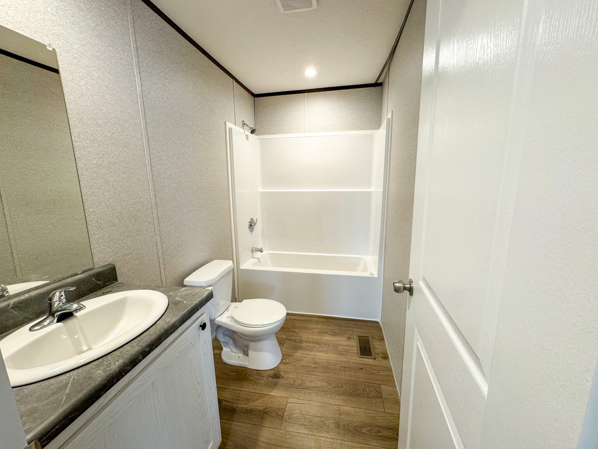 3651 Edisto River Road Branchville, SC 29432 - Photo 19 of 26 Guest Bath