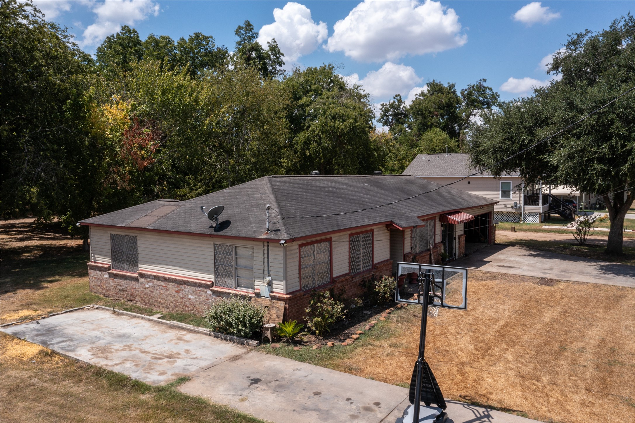 1601 Harris Street Wharton, TX 77488 - Photo 5 of 36 a house view with a outdoor space