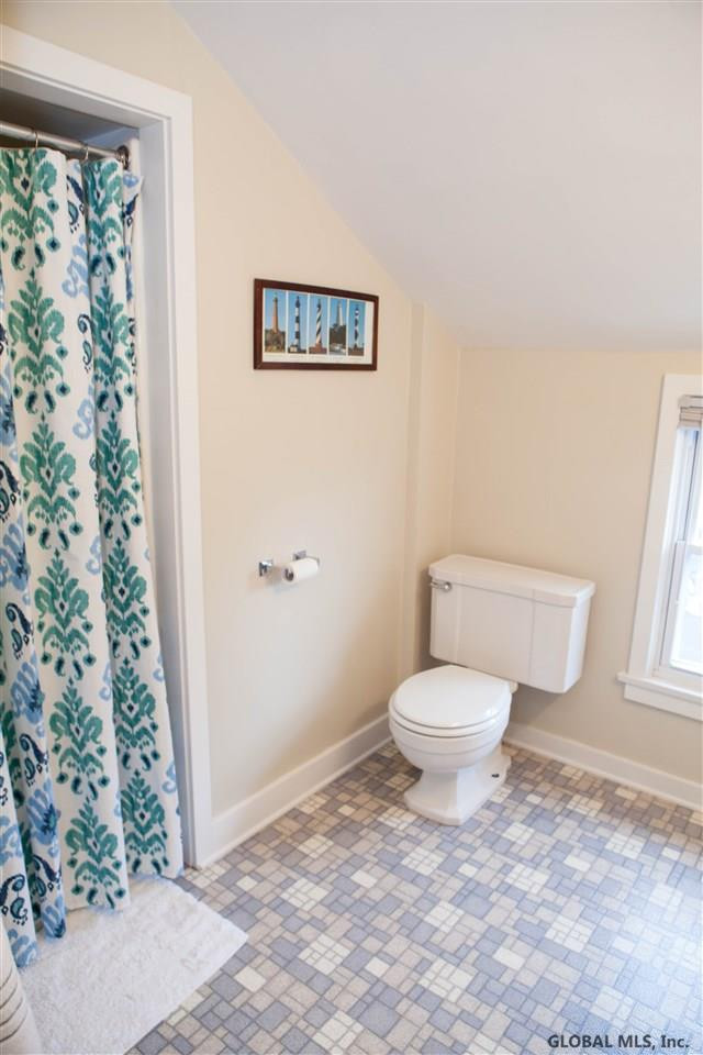 25 Overidge Road Colonie, NY 12110 - Photo 14 of 23 Photo 14